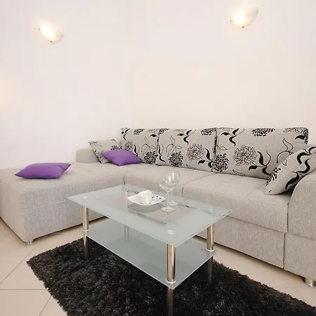 Apartamento With A Parking Space Rogoznica - 17106