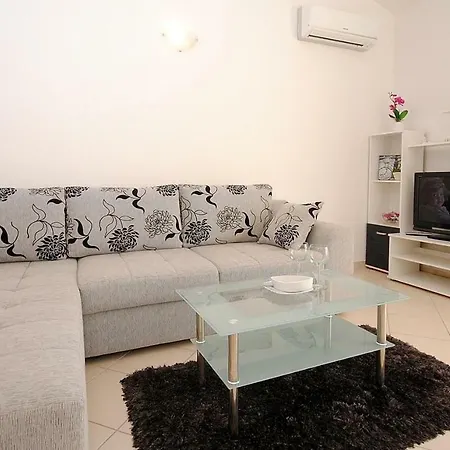 With A Parking Space Rogoznica - 17106 Apartamento